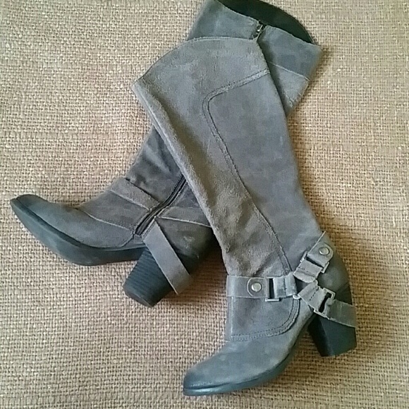 fergie gray boots